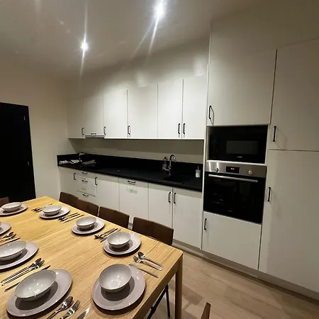 Appartement 3 Private Rooms, Cozy 15 Min Downtown
