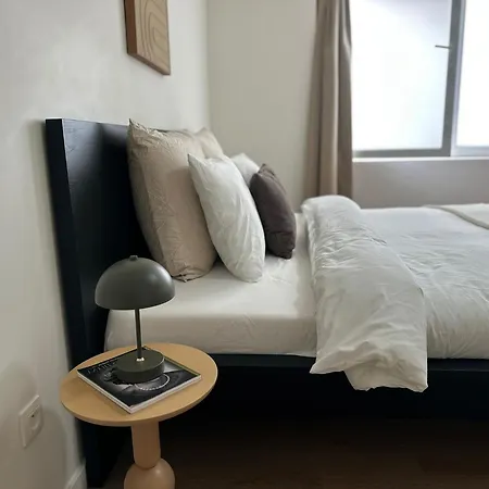 3 Private Rooms, Cozy 15 Min Downtown Appartement *
