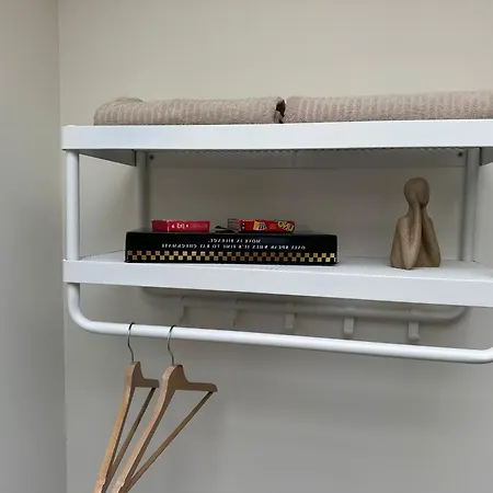 3 Private Rooms, Cozy 15 Min Downtown Apartmán *