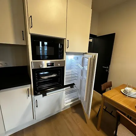 3 Private Rooms, Cozy 15 Min Downtown *