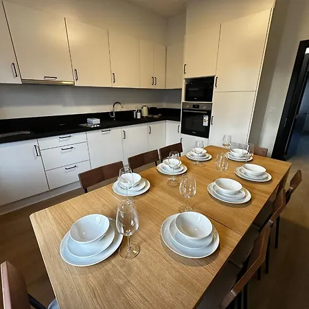 3 Private Rooms, Cozy 15 Min Downtown *