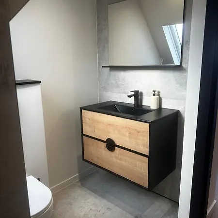 Appartement 3 Private Rooms, Cozy 15 Min Downtown