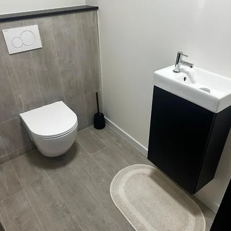 3 Private Rooms, Cozy 15 Min Downtown Appartement *